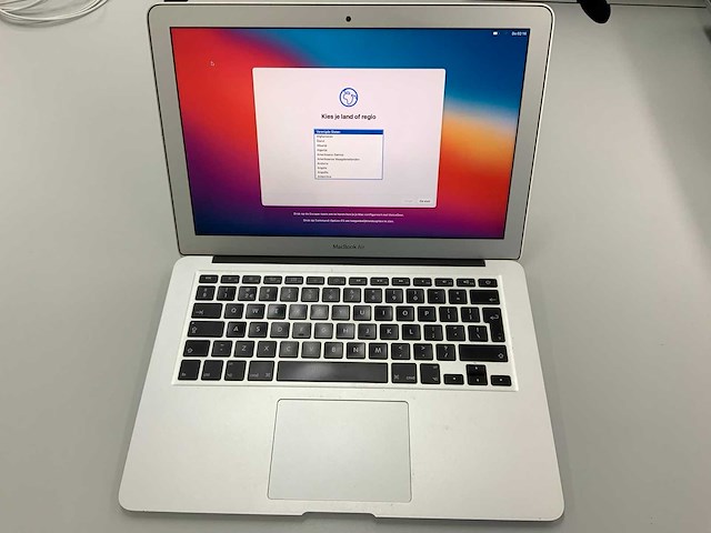 Apple a1466 13-inch macbook air md760n/a laptop - afbeelding 1 van  3
