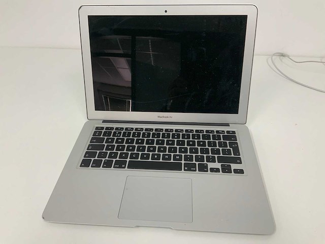 Apple a1466 13-inch macbook air mqd32ll/a laptop fmi - afbeelding 1 van  3