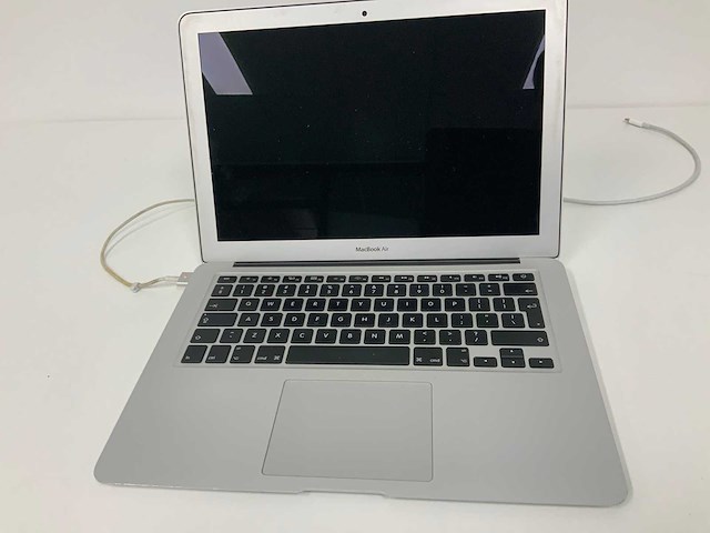 Apple a1466 13-inch macbook air mqd42n/a laptop fmi - afbeelding 1 van  2