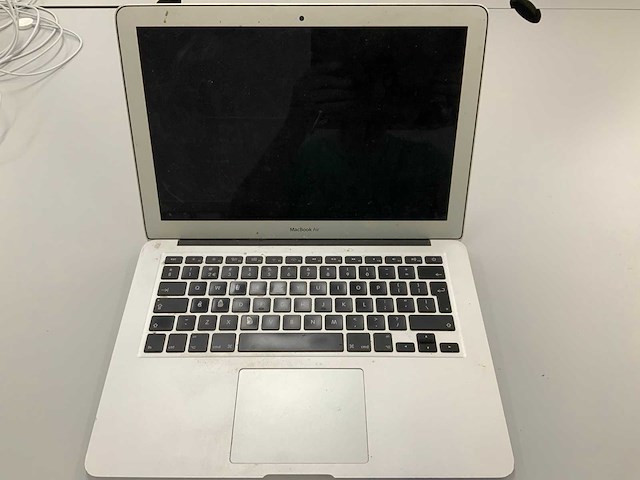 Apple a1466 13-inch macbook pro mqd32ll/a laptop - afbeelding 1 van  3