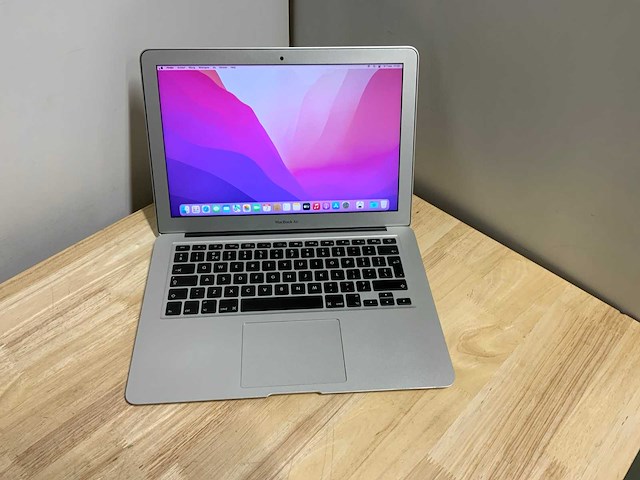 Apple a1466 macbook air (i7) laptop - afbeelding 1 van  8