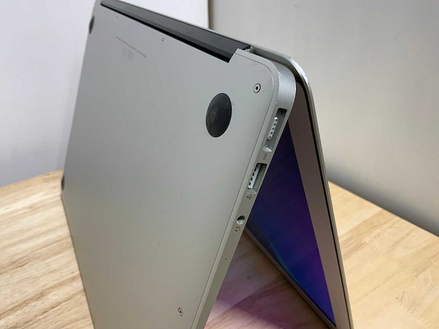 Apple a1466 macbook air (i7) laptop - afbeelding 7 van  8