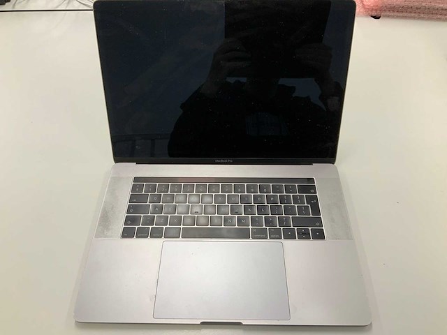 Apple a1707 15-inch macbook pro laptop - afbeelding 1 van  1