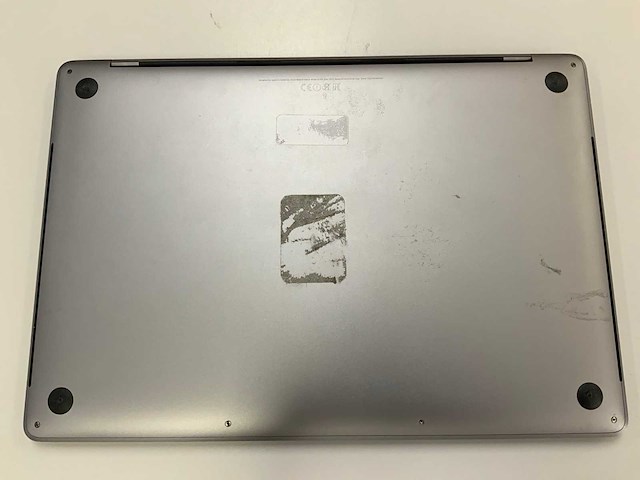 Apple a1707 15-inch macbook pro mlh32n/a laptop - afbeelding 3 van  3