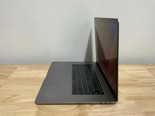 Apple a1707 macbook pro(i7) laptop - afbeelding 5 van  7