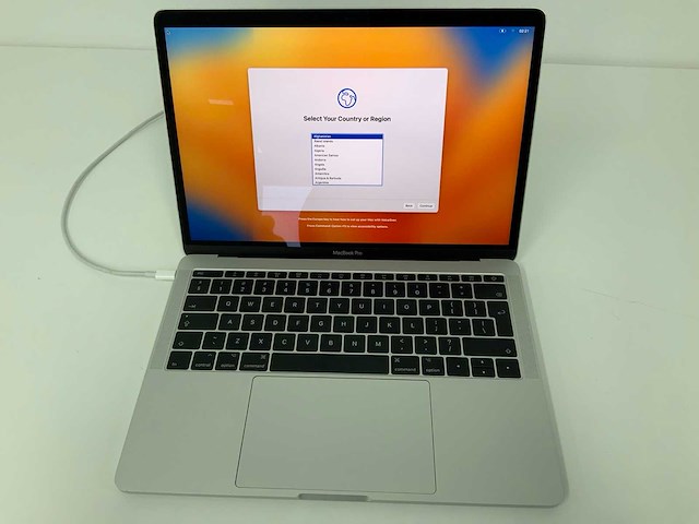 Apple a1708 13-inch macbook pro mpxr2n/a laptop - afbeelding 1 van  3