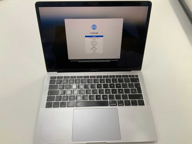Apple a1932 13-inch macbook air mre82n/a laptop - afbeelding 1 van  3