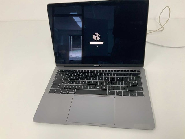 Apple a1932 13-inch macbook air mvfj2n/a laptop fmi - afbeelding 1 van  3