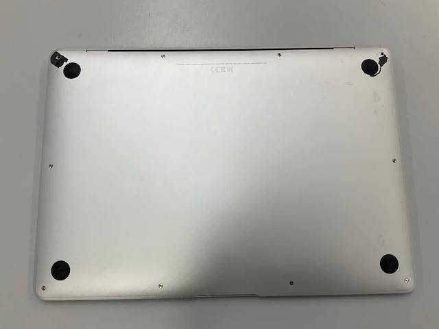 Apple a1932 13-inch macbook pro mre82ll/a laptop - afbeelding 3 van  3