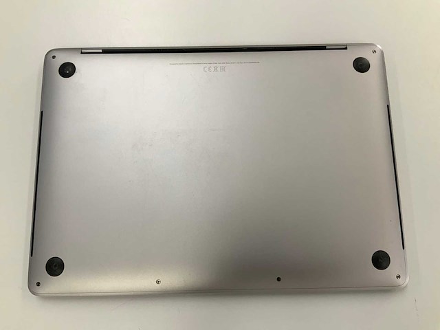 Apple a1989 13-inch macbook pro mv962ll/a laptop - afbeelding 3 van  3