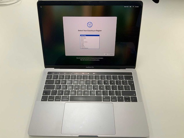 Apple a1989 13-inch macbook pro mv962n/a laptop - afbeelding 1 van  3