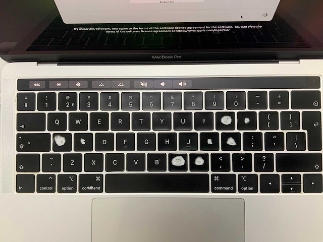 Apple a1989 13-inch macbook pro mv992n/a laptop - afbeelding 2 van  4