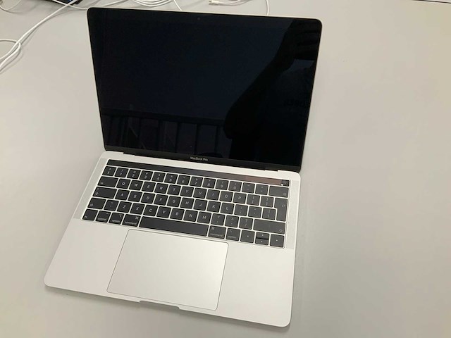Apple a1989 13-inch macbook pro mv992n/a laptop - afbeelding 1 van  3