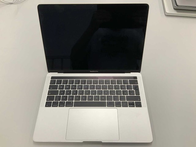 Apple a1989 13-inch macbook pro mv9a2n/a laptop fmi - afbeelding 1 van  3