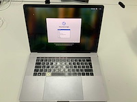 Apple a1990 15-inch macbook pro mr932n/a laptop - afbeelding 1 van  2