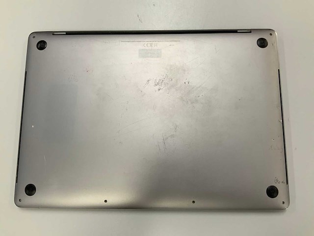 Apple a1990 15-inch macbook pro mr932n/a laptop - afbeelding 2 van  2