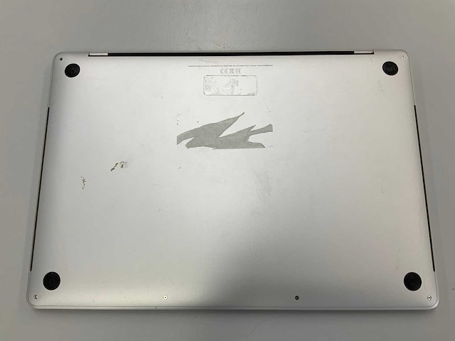 Apple a1990 15-inch macbook pro mr962n/a laptop - afbeelding 3 van  3