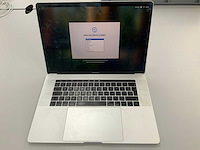 Apple a1990 15-inch macbook pro mr962n/a laptop - afbeelding 1 van  3
