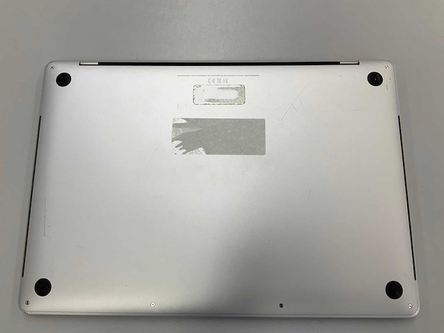 Apple a1990 15-inch macbook pro mr962n/a laptop - afbeelding 3 van  3