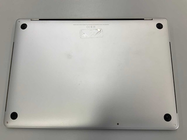 Apple a1990 15-inch macbook pro mr962n/a laptop - afbeelding 3 van  3