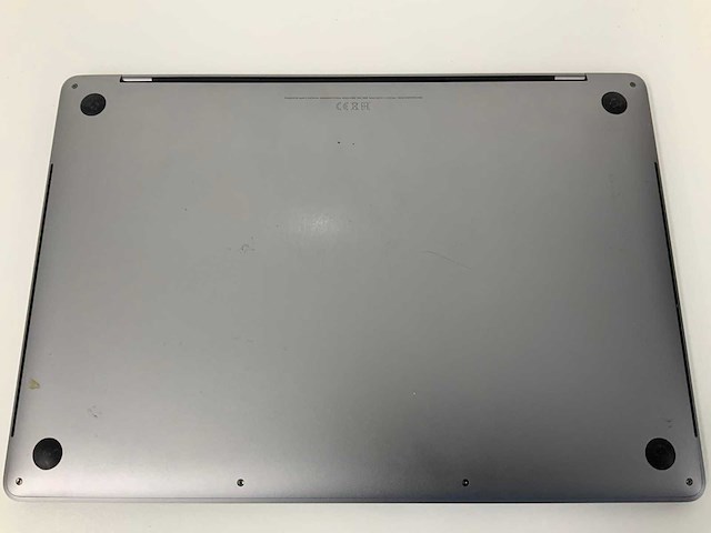 Apple a1990 15-inch macbook pro mv902n/a laptop - afbeelding 3 van  3