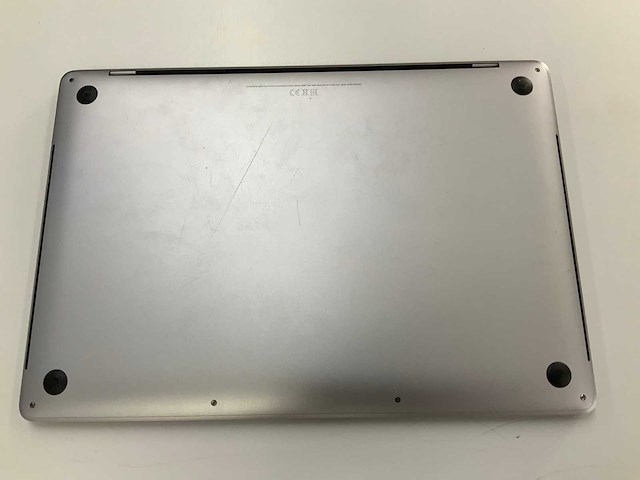 Apple a1990 15-inch macbook pro mv902n/a laptop - afbeelding 3 van  3