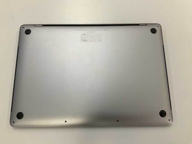 Apple a1990 15-inch macbook pro mv902n/a laptop - afbeelding 2 van  2