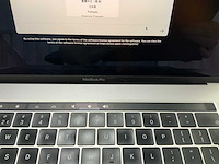 Apple a1990 15-inch macbook pro mv902n/a laptop - afbeelding 2 van  4