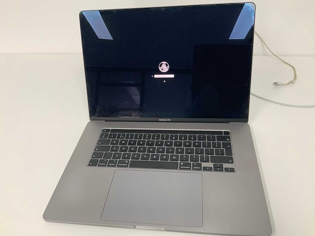 Apple a2141 16-inch macbook pro mvvj2n/a laptop fmi - afbeelding 1 van  3