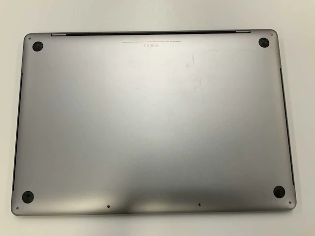 Apple a2141 16-inch macbook pro mvvj2n/a laptop - afbeelding 3 van  3