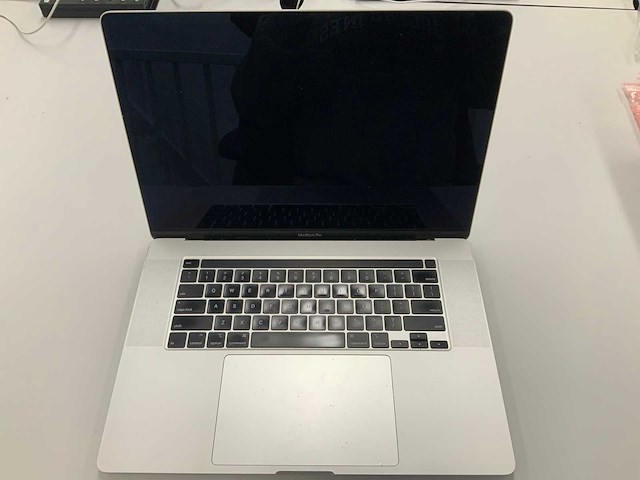 Apple a2141 16-inch macbook pro mvvl2n/a laptop - afbeelding 1 van  2