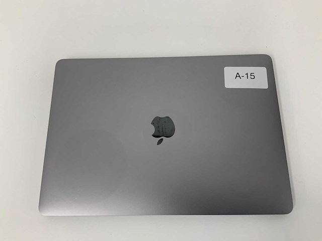 Apple a2159 13-inch macbook pro muhn2n/a laptop - afbeelding 2 van  3