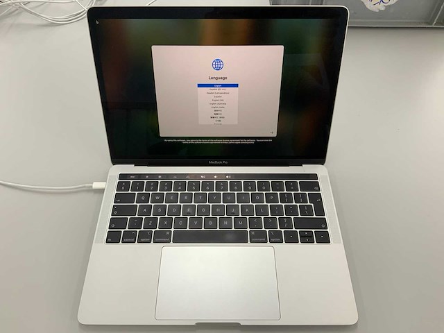 Apple a2159 13-inch macbook pro muhn2n/a laptop - afbeelding 1 van  3