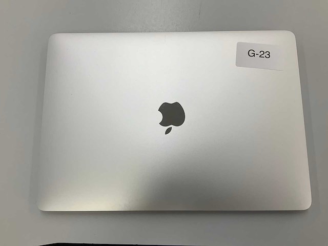 Apple a2159 13-inch macbook pro muhn2n/a laptop - afbeelding 2 van  3