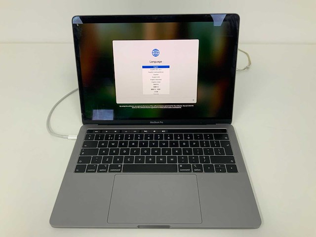 Apple a2159 13-inch macbook pro muhq2n/a laptop - afbeelding 1 van  3
