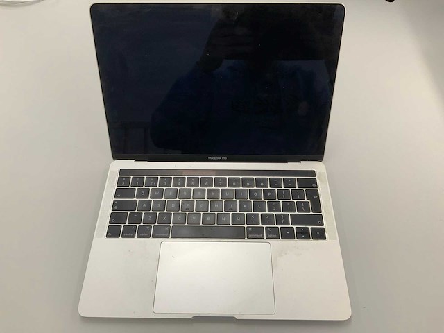 Apple a2159 13-inch macbook pro muhq2n/a laptop - afbeelding 1 van  3