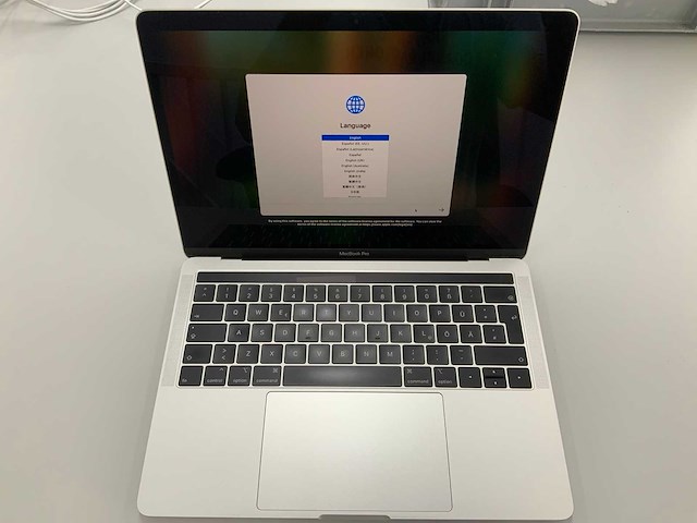 Apple a2159 13-inch macbook pro muhq2n/a laptop - afbeelding 1 van  3