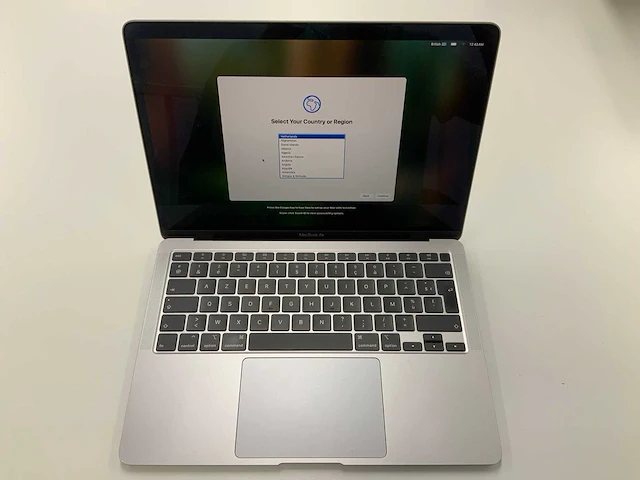Apple a2179 13-inch macbook air laptop - afbeelding 1 van  3