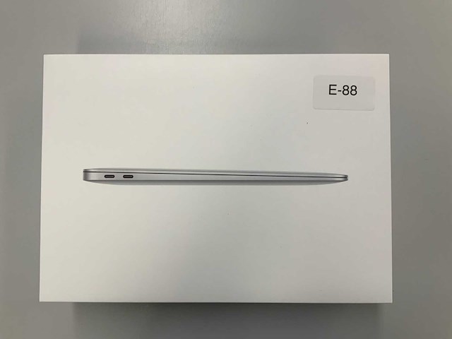 Apple a2179 13-inch macbook air mwtk2n/a laptop - afbeelding 1 van  3