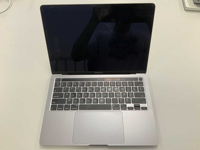 Apple a2251 13-inch macbook pro mwp52n/a laptop fmi - afbeelding 1 van  3
