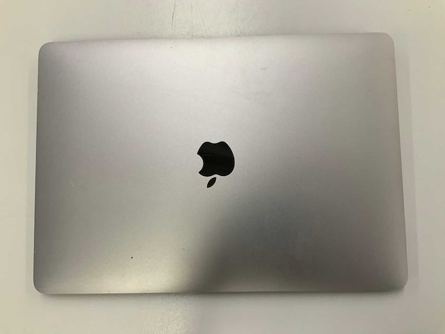 Apple a2337 13-inch macbook air mgn63ll/a laptop - afbeelding 2 van  2