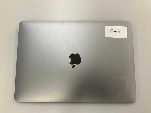 Apple a2337 13-inch macbook air mgn63n/a laptop - afbeelding 2 van  3