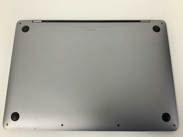 Apple a2338 13-inch macbook pro myd82n/a laptop - afbeelding 3 van  4