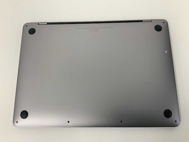 Apple a2338 13-inch macbook pro myd82n/a laptop - afbeelding 3 van  3