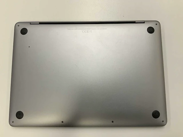 Apple a2338 13-inch macbook pro myd92n/a laptop - afbeelding 3 van  3