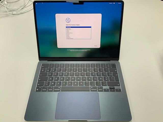 Apple a2681 13-inch macbook air mly33n/a laptop - afbeelding 1 van  3