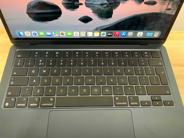 Apple a2681 macbook air(m2) laptop - afbeelding 2 van  9