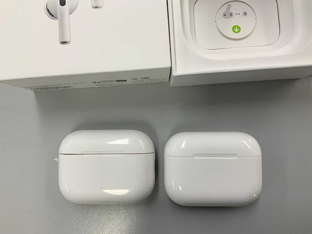 Apple a3063 airpods 3 pro mfhp4zm/a (2x) - afbeelding 2 van  4