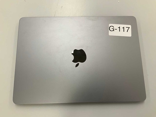 Apple a3113 13-inch macbook air mc8g4n/a laptop - afbeelding 2 van  3