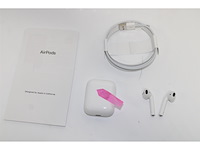 Apple airpods 2 met reguliere lightning oplaadcase wit - afbeelding 6 van  6